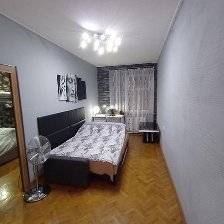 Apartament Venge -Cale Mieszkanie 46M2 Na Wylacznosc - Z Jedna Sypialnia I Jednym Sypialno-Salonem -3 Pietro Bez Windy- Rezerwacja Bez Karty Kredytowej-Klimatyzacja-Netflix-2 Lozeczka Dzieciece- Bezplatny Parking Publiczny Vratislav Exteriér fotografie