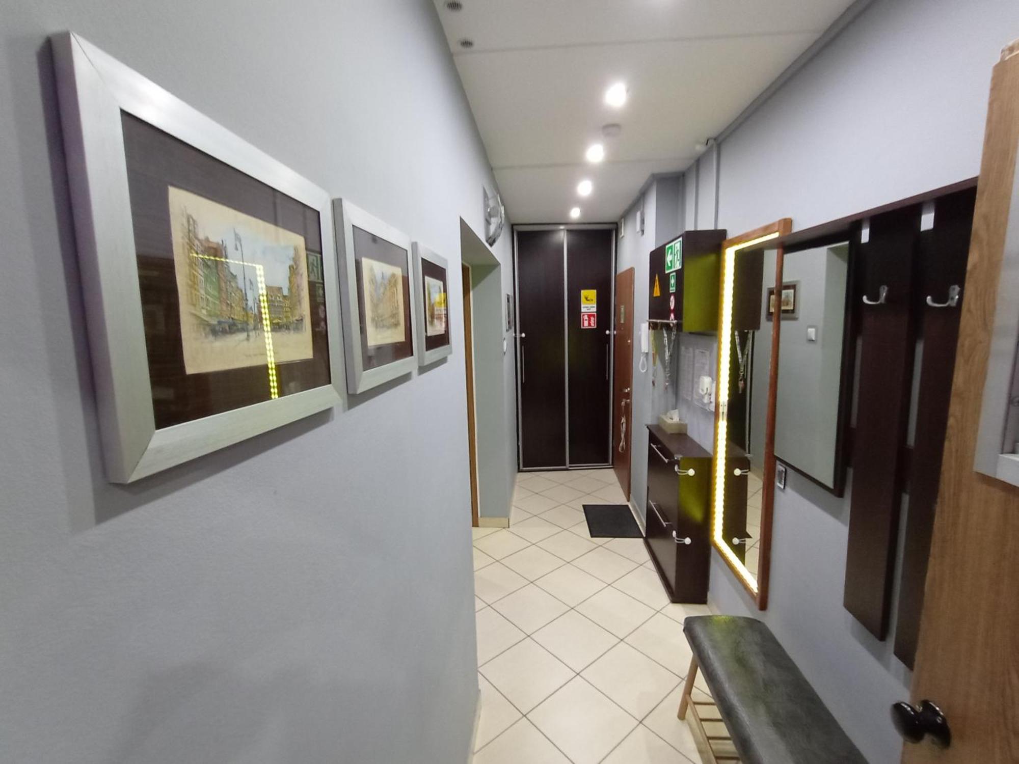 Apartament Venge -Cale Mieszkanie 46M2 Na Wylacznosc - Z Jedna Sypialnia I Jednym Sypialno-Salonem -3 Pietro Bez Windy- Rezerwacja Bez Karty Kredytowej-Klimatyzacja-Netflix-2 Lozeczka Dzieciece- Bezplatny Parking Publiczny Vratislav Exteriér fotografie
